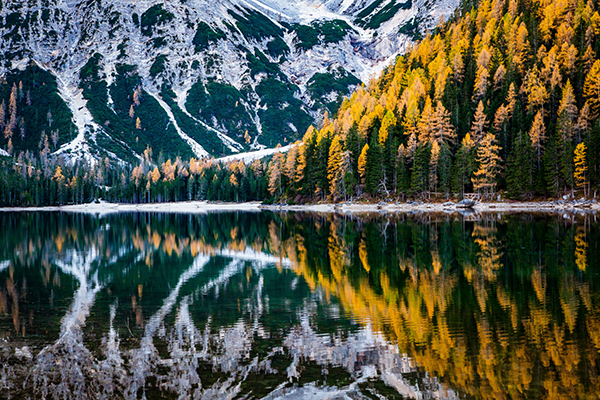Fotobehang Lake Braies